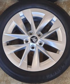 Siirtoajetut Skoda Octavia alkuperäiset alumiinivanteet + 205/55R17 kesärenkaat