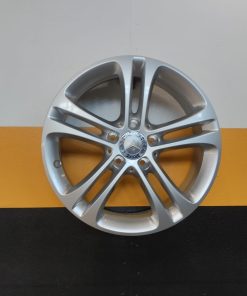 Uudet MB CLA OE alumiinivanteet 6,5x17 5x112 ET44 KR66,6