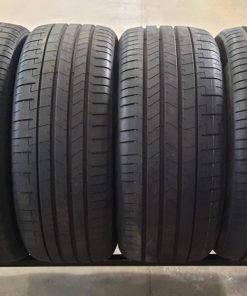 Siirtoajetut 255/50R20 + 285/45R20 Pirelli Pzero kesärenkaat