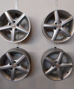 Alternative view of Käytetyt Dezent alumiinivanteet 7x16 5x114,3 ET48 KR64,1