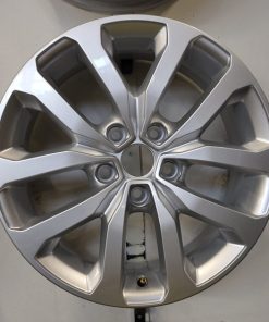 Alternative view of Renault Kadjar OE "DEMO" alumiinivanteet 7,5x17 5x114,3 ET40 KR66,1 + TPMS