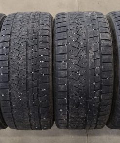Käytetyt 245/40R19 + 275/35R19 Triangle kitkarenkaat