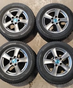 Käytetyt Dezent TX Graph alumiinivanteet + 195/65R15 95T XL Nokian nastarenkaat + TPMS