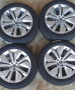 Skoda Elroq alkuperäiset alumiinivanteet ja kesärenkaat