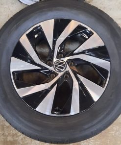 Alternative view of Siirtoajetut VW alkup.alumiinivanteet + 215/65R17 Hankook kesärenkaat