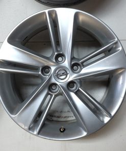 Alternative view of Käytetyt Opel OE alumiinivanteet 7,5x17 5x115 ET45 KR70,3