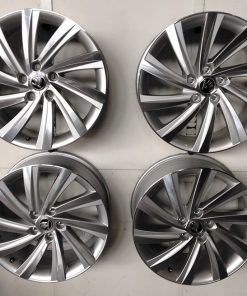 Skoda alkuperäiset "Demo" alumiinivanteet 7,5x18 5x112 ET48 KR57,1