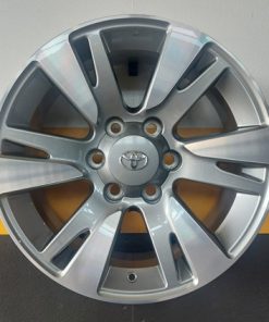 Toyota alkuperäiset vanteet 7x18 6x139,7 ET25 KR106,1 hopea