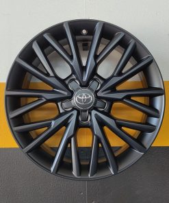 Toyota alkuperäiset vanteet 7x18 5x114,3 ET50 KR60,1